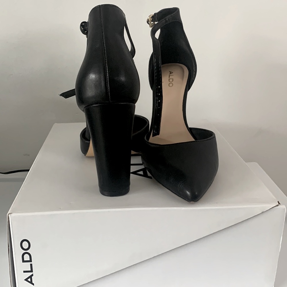 Also heels. A fit for many different occasions and/or styles.